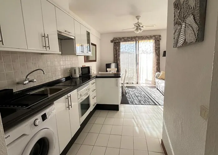 Parque Margarita - Cristianos 洛斯克里斯蒂亚诺斯